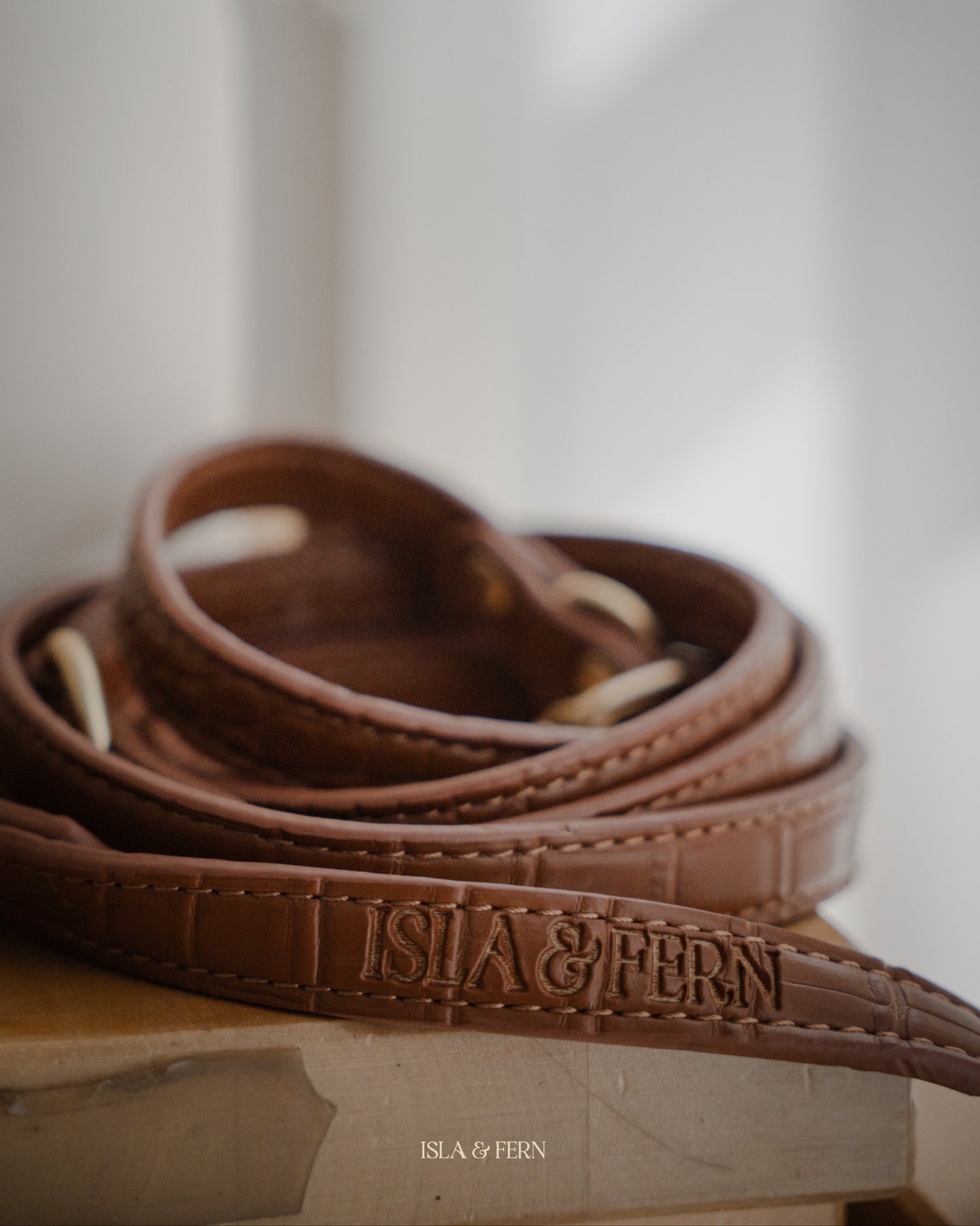 Verso Leash in Saddlewood